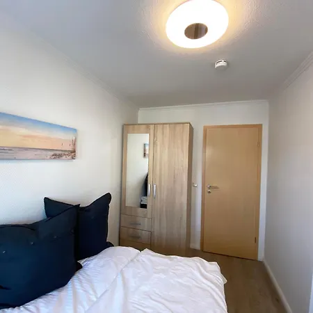 Haus Ruegenscher Bodden Whg 04 Mit Meerblick *